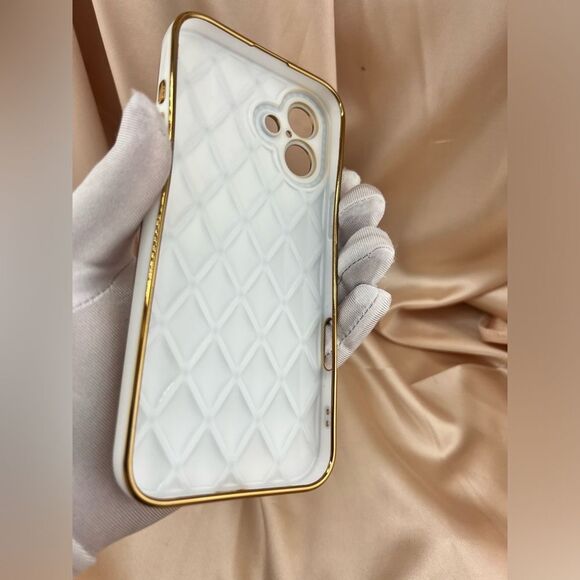 White and Gold Diamond Pattern IPhone 16 Case - Picture 5 of 5